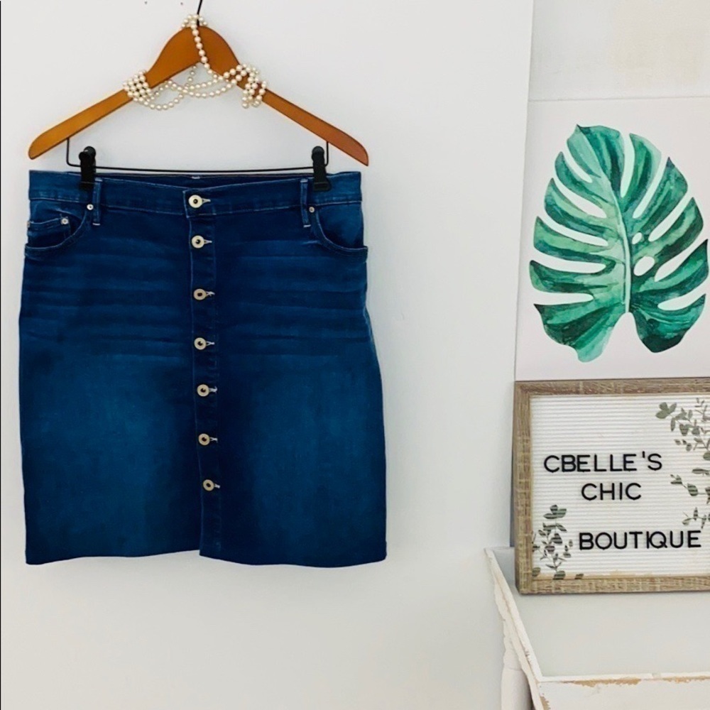 Tommy Hilfiger Dark Denim Button Mini Skirt Sz M